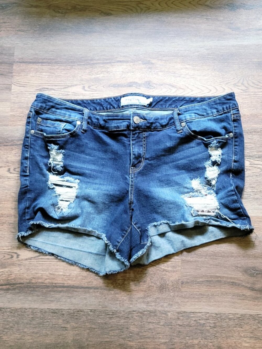 Torrid Denim Shorts Womens Sz 20 Distressed Stars & Stripes Raw Hem Americana